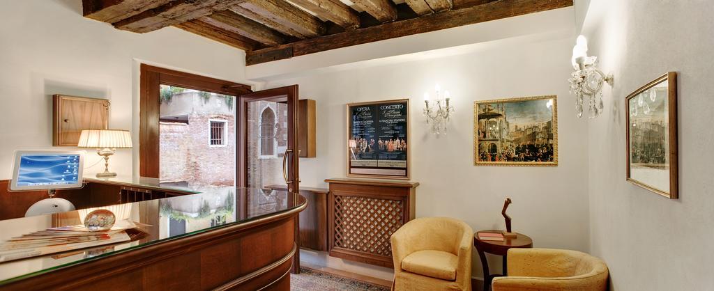مبيت وإفطار البندقية Casa Rezzonico المظهر الخارجي الصورة